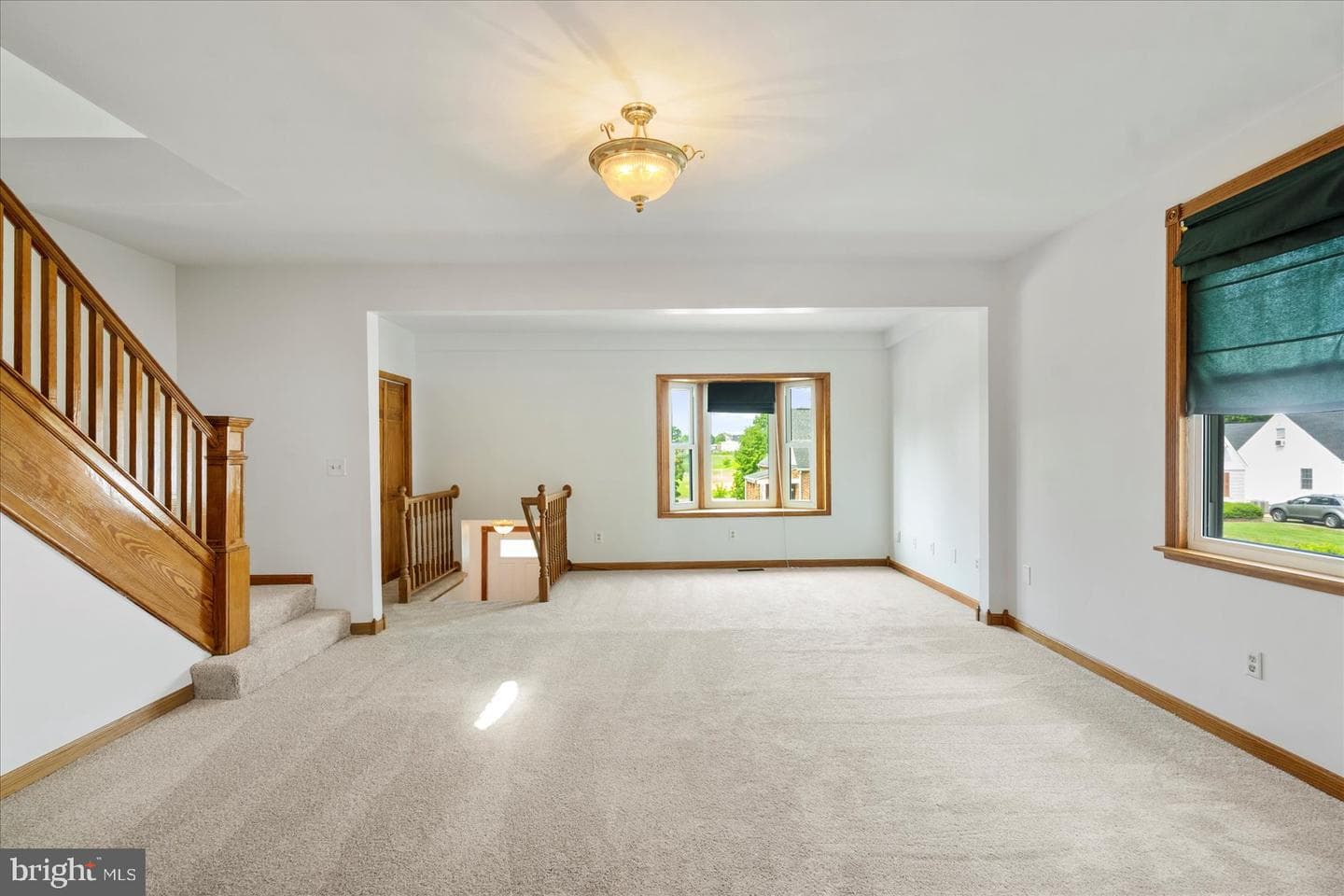 24 Henry Avenue photo 12