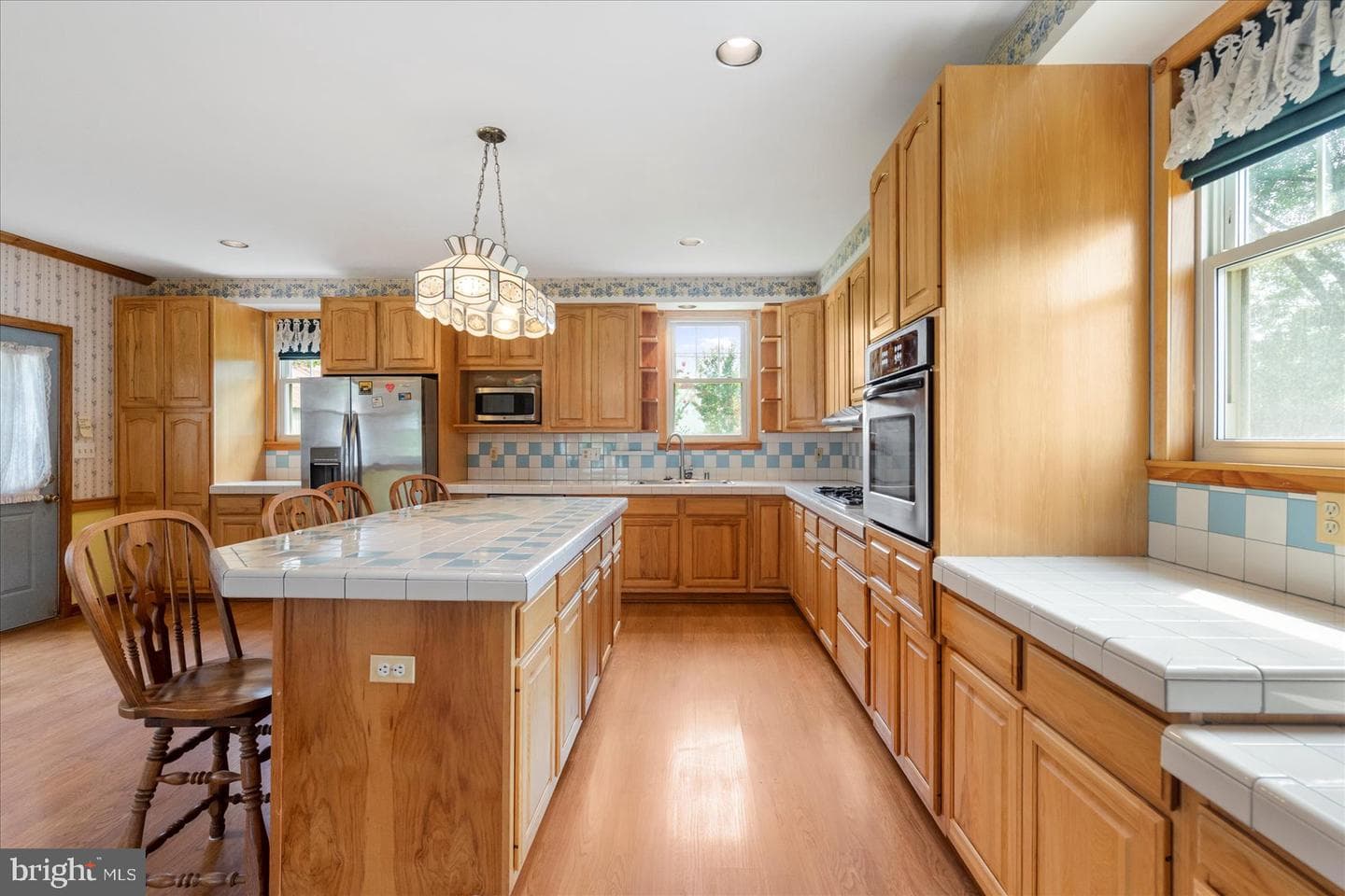 24 Henry Avenue photo 9