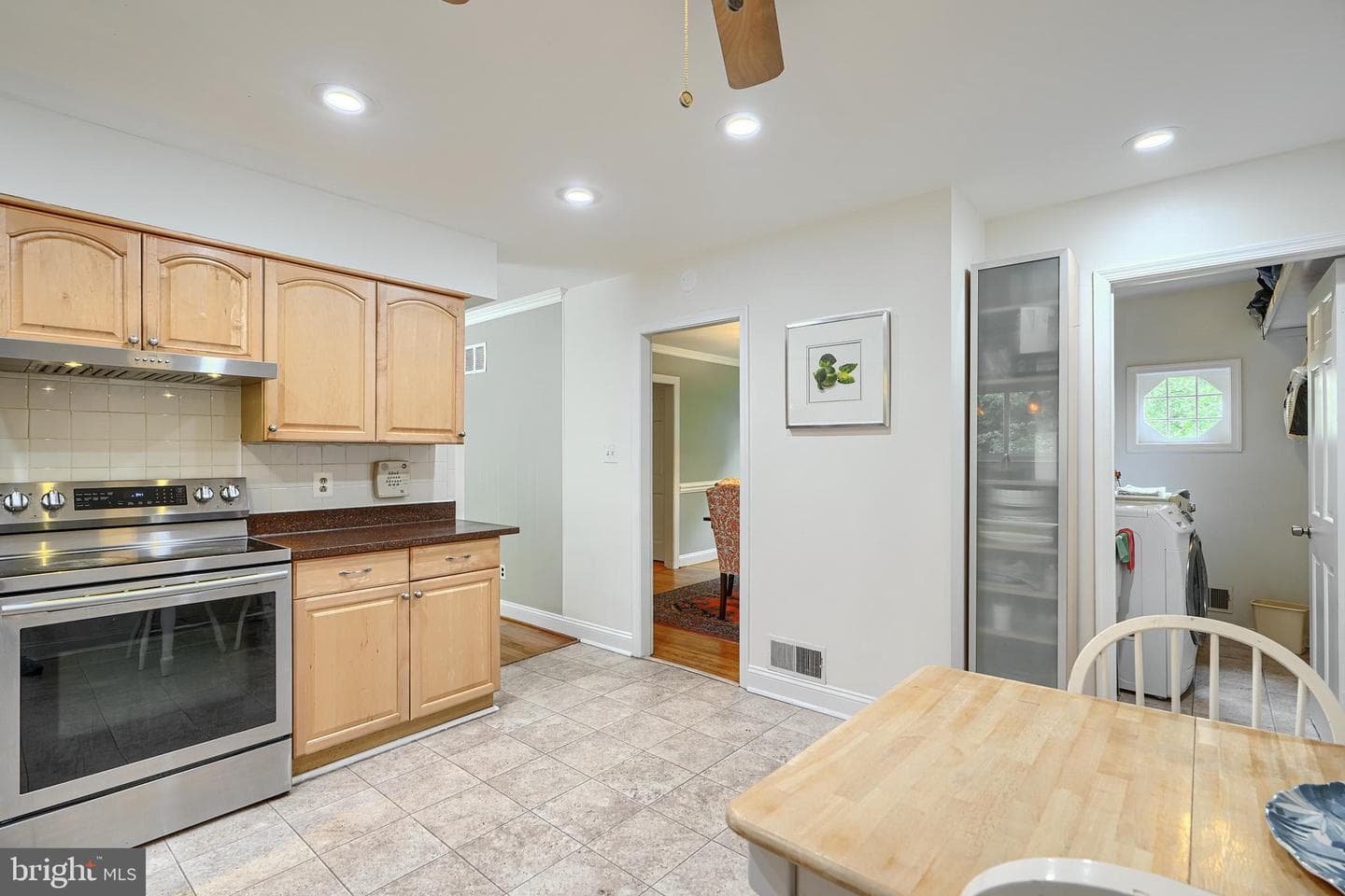 1112 W Joppa Road photo 8