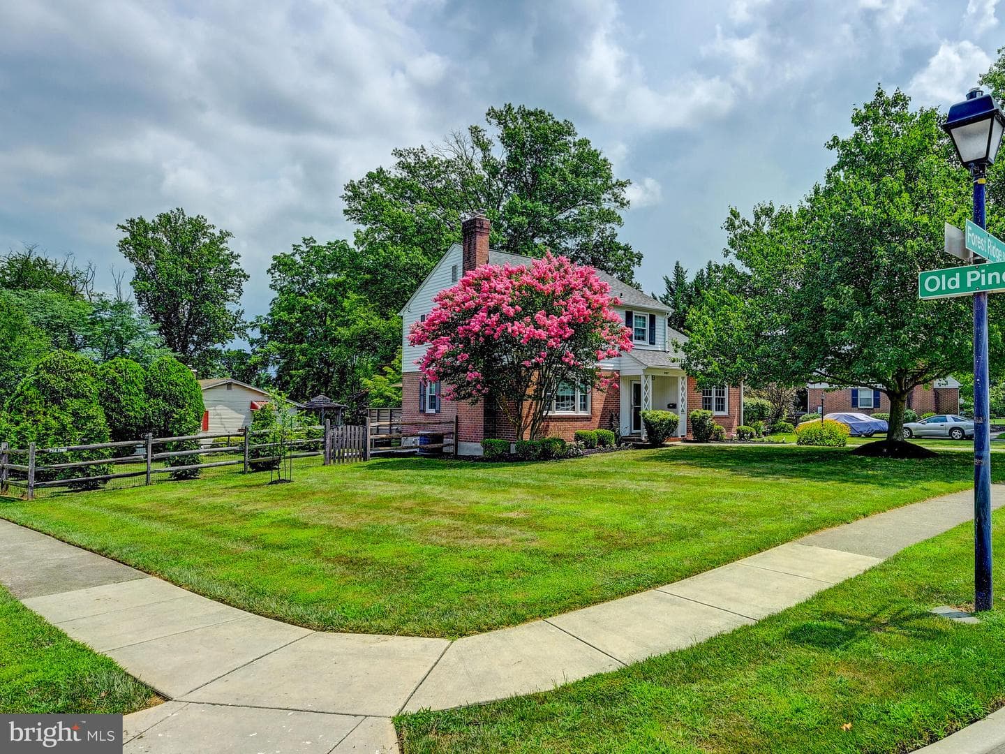 2107 Forest Ridge Road photo 2