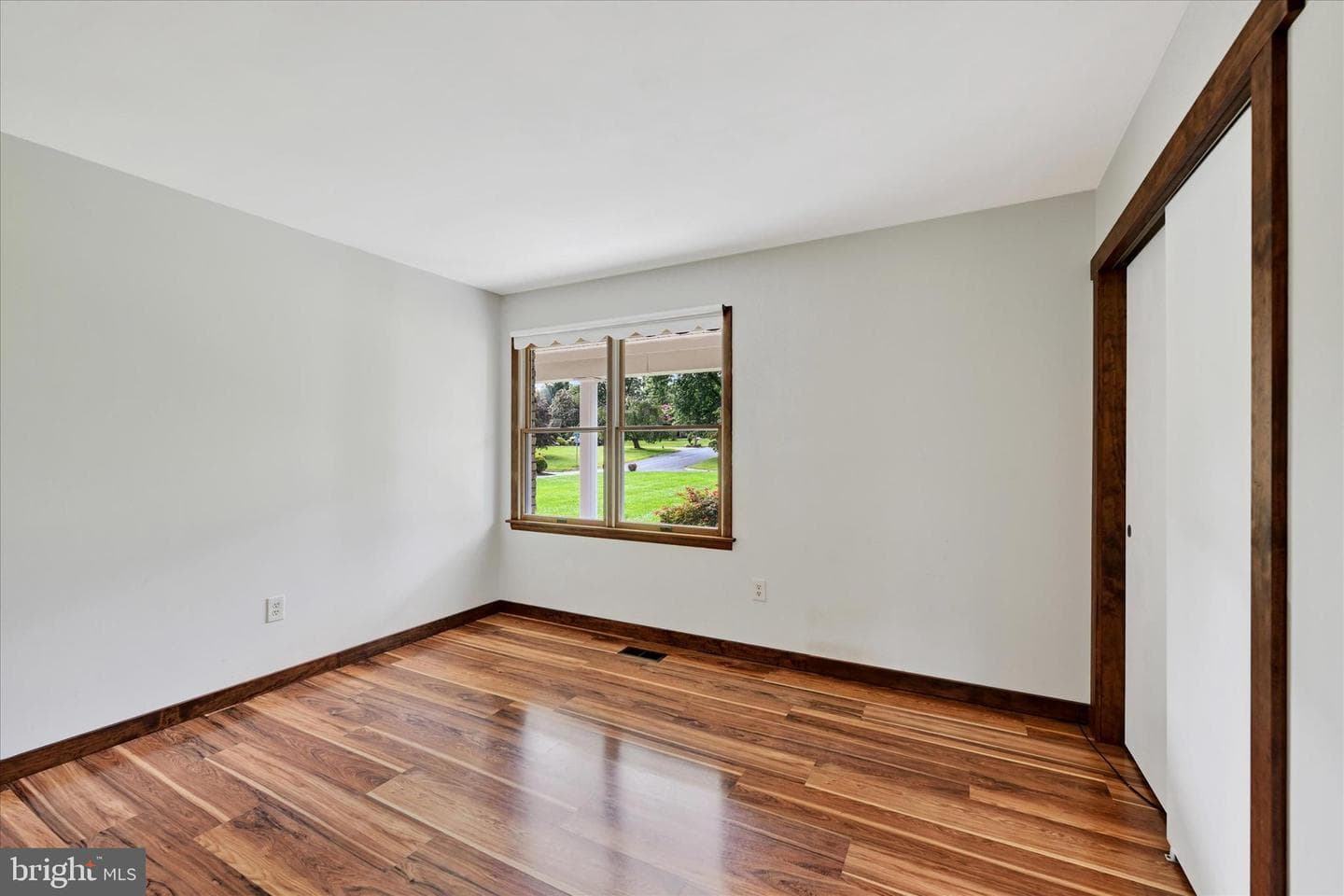 4005 Eland Road photo 22