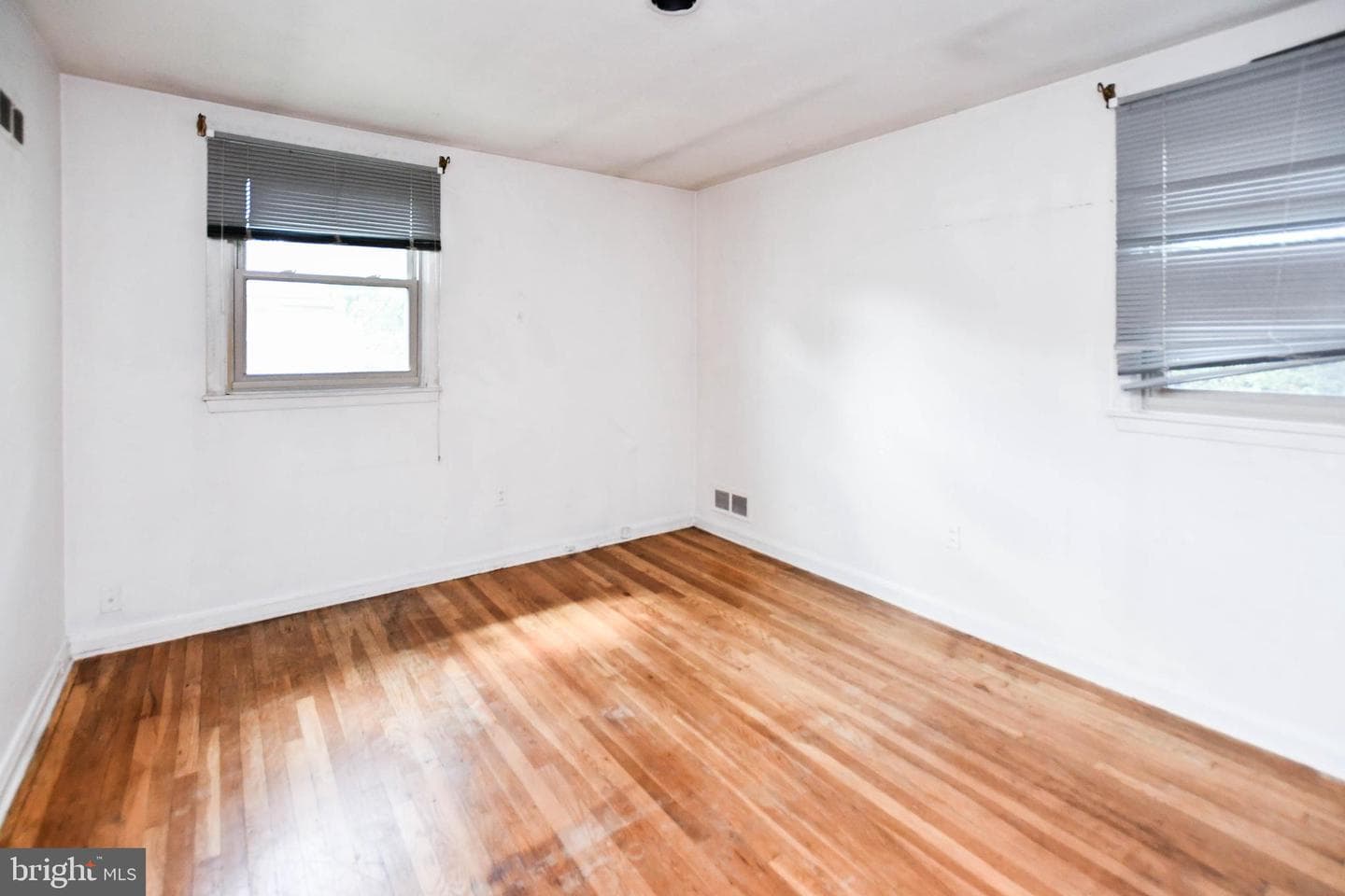 3542 Lynne Haven photo 25