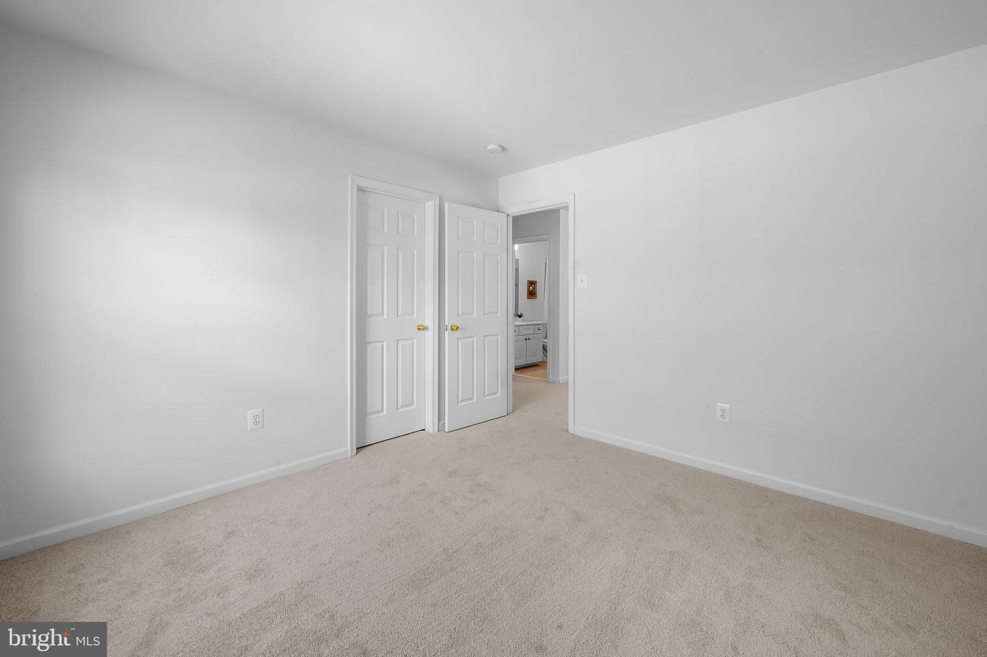 703 Nellis Road photo 32