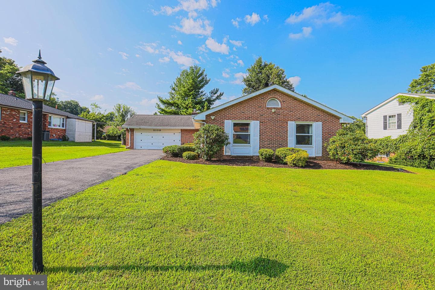 2109 Fernglen Way photo 8