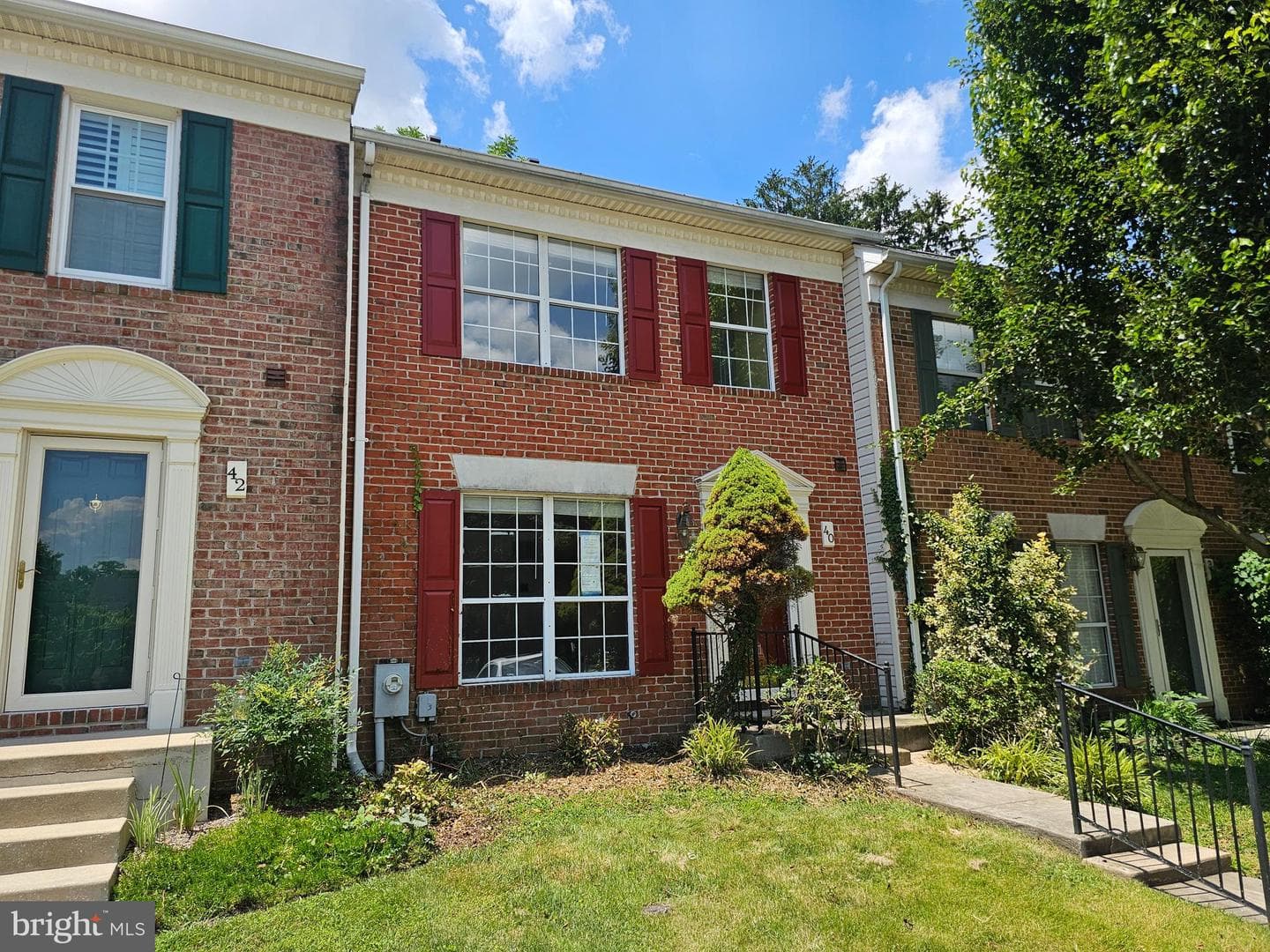 40 White Pine Court photo 1