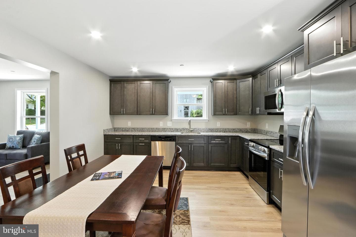 2732 Daisy Avenue photo 11