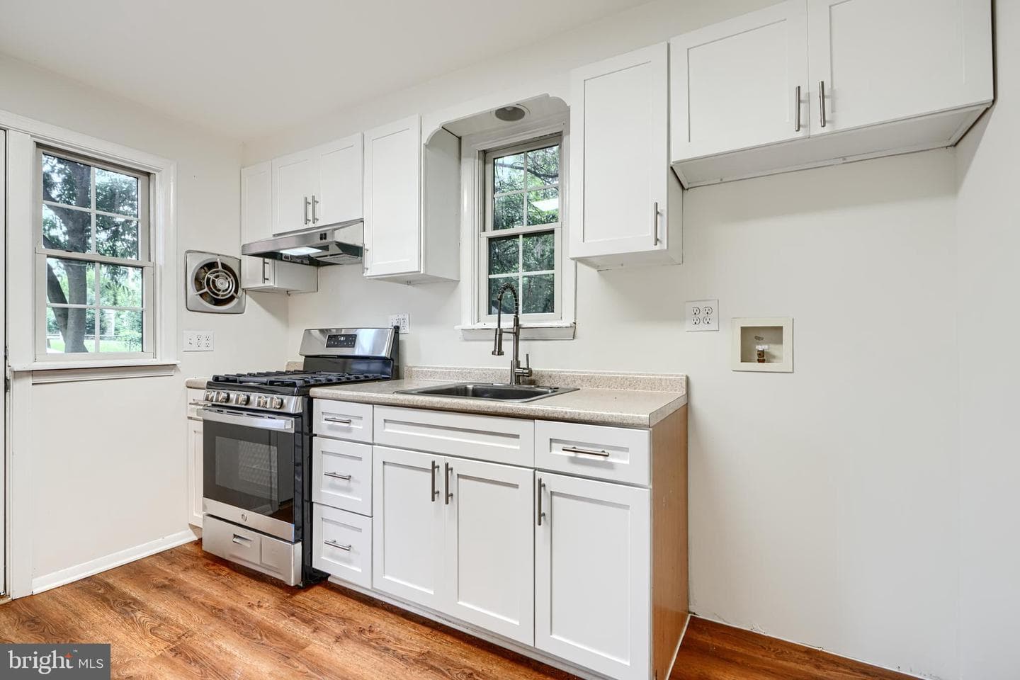 1813 Weyburn Road photo 12