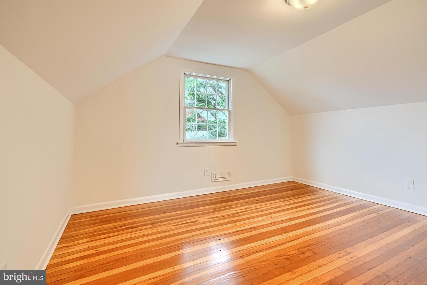 1813 Weyburn Road photo 24