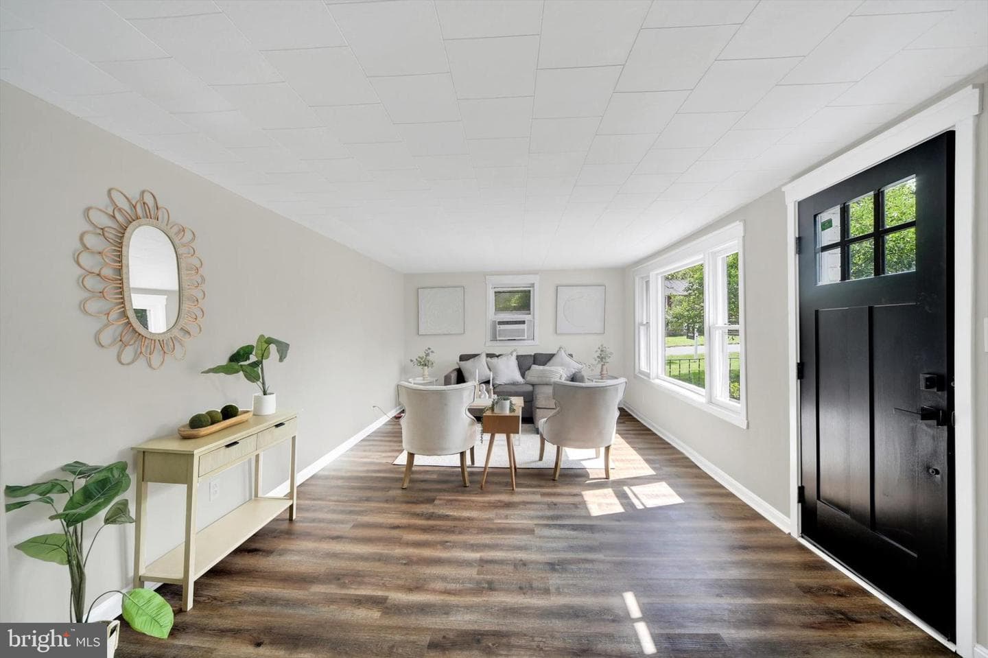 6011 Cecil Avenue photo 4