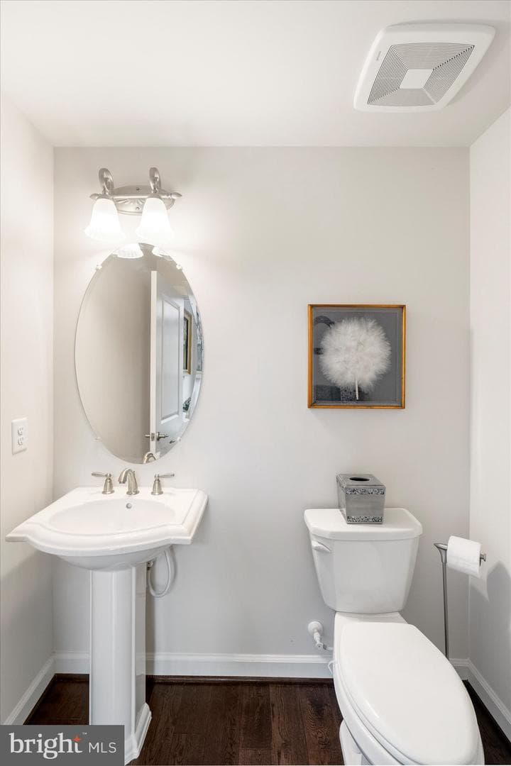 8634 Springvale Drive photo 12
