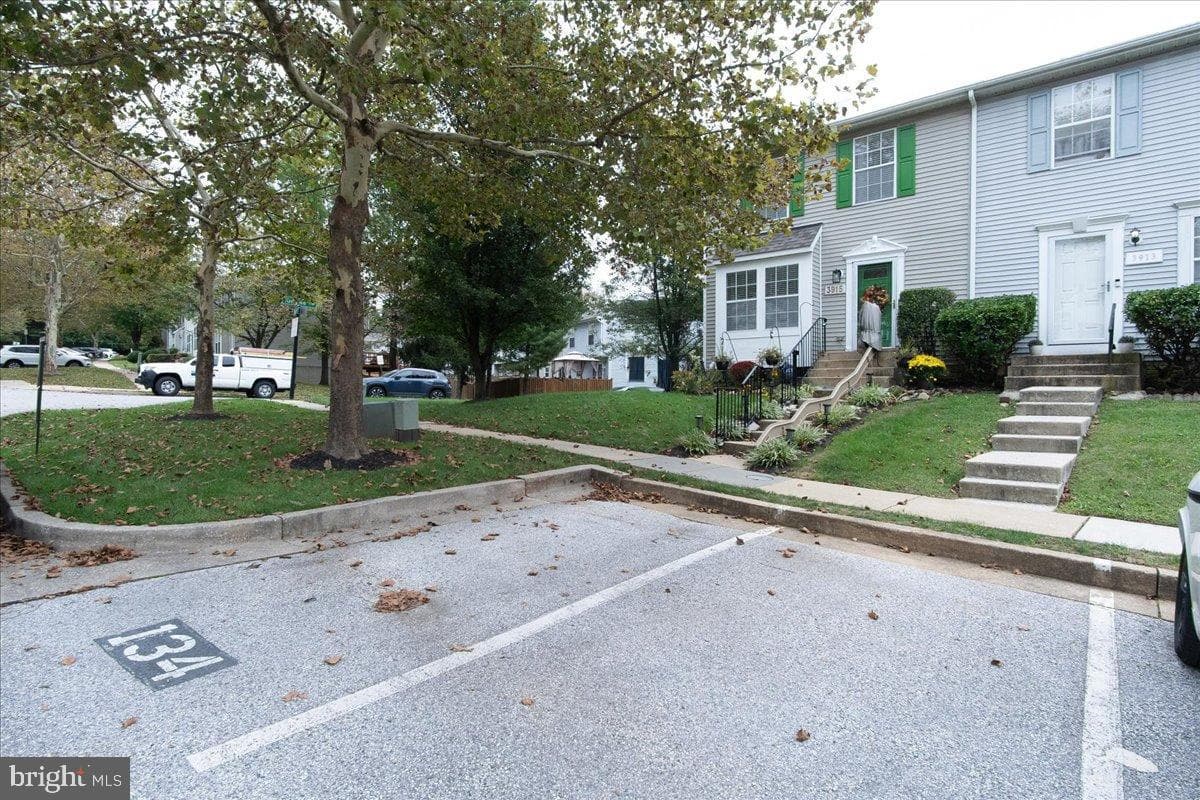 3915 Queens Lace Street photo 4