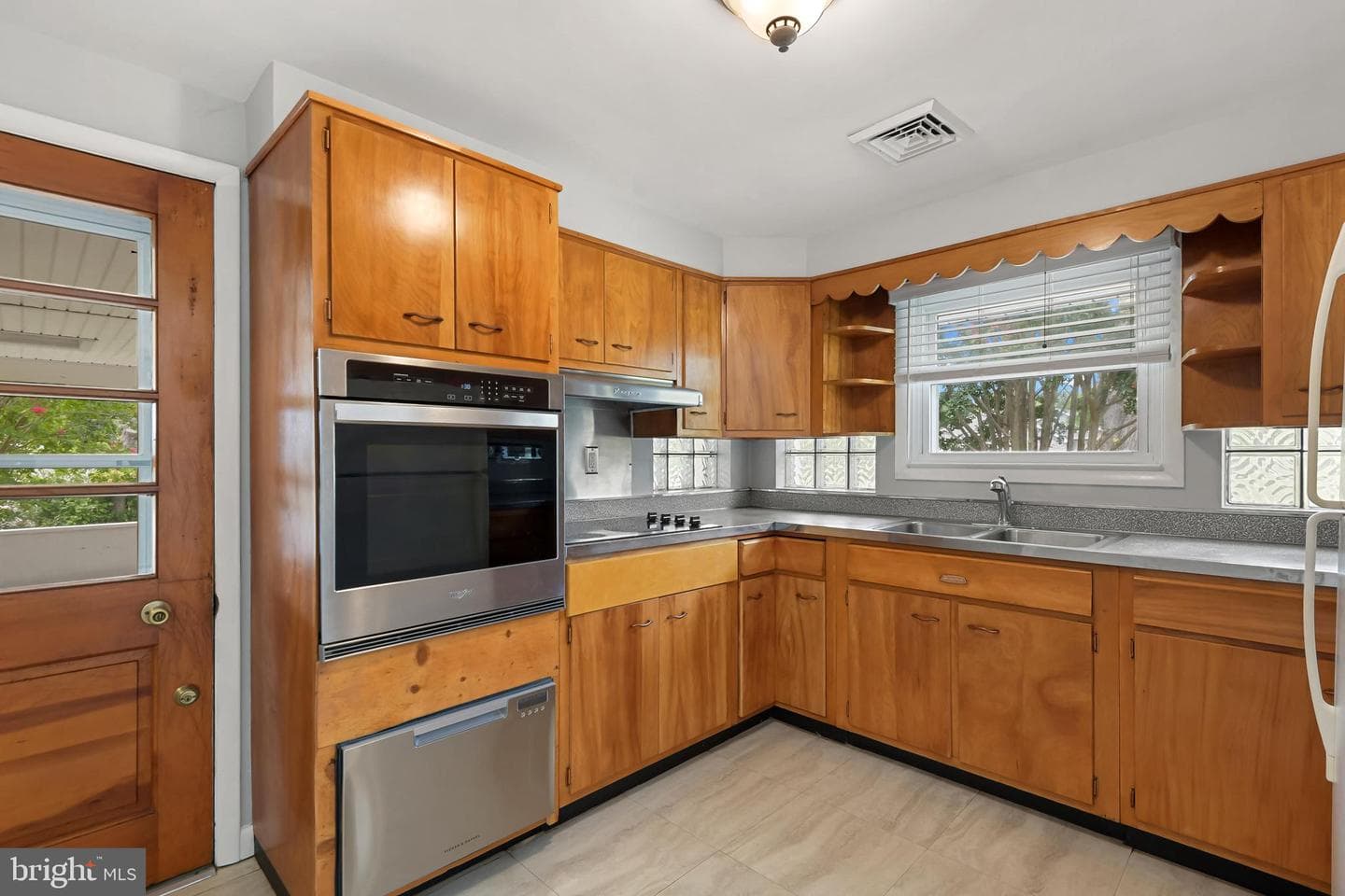 5000 Silver Spring Road photo 11