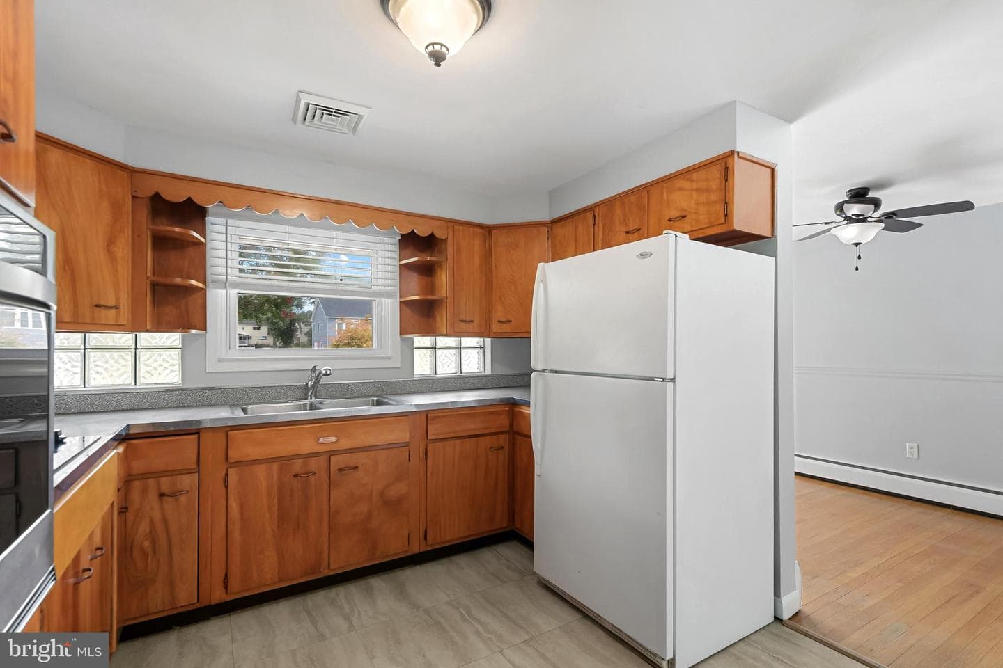 5000 Silver Spring Road photo 12
