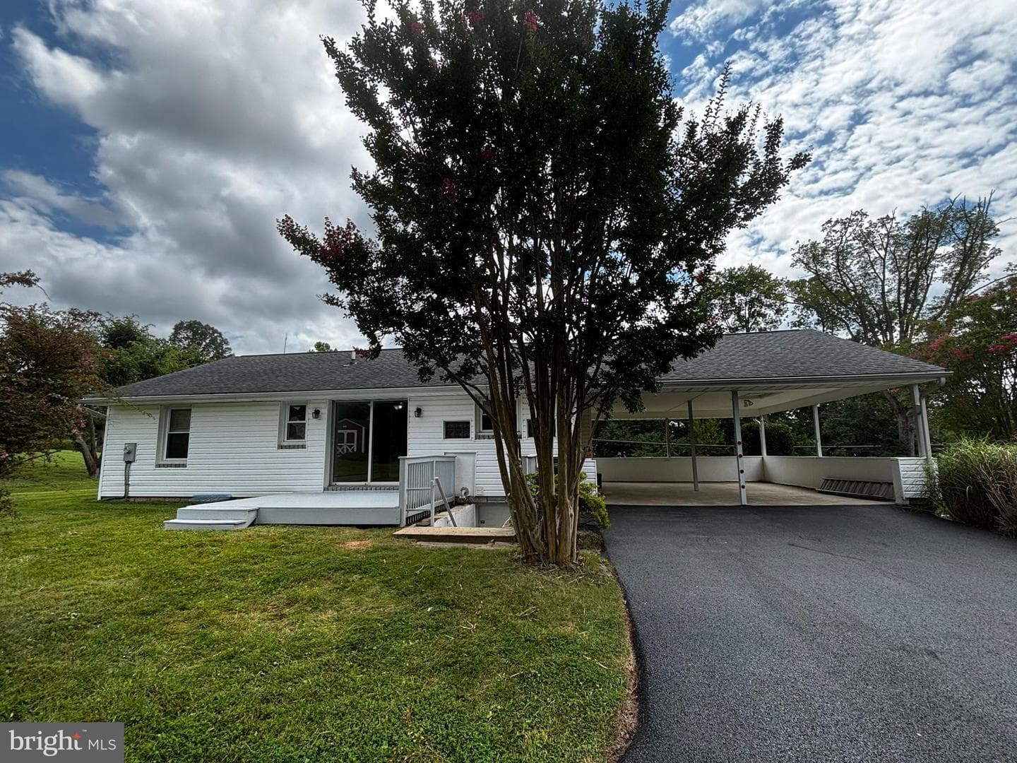 5000 Silver Spring Road photo 5