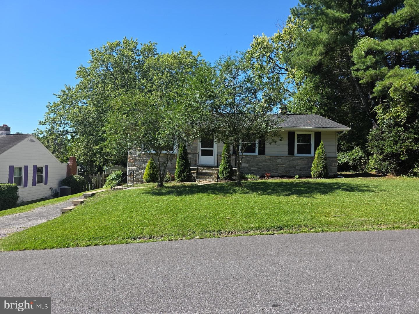 2819 Superior Avenue photo 2