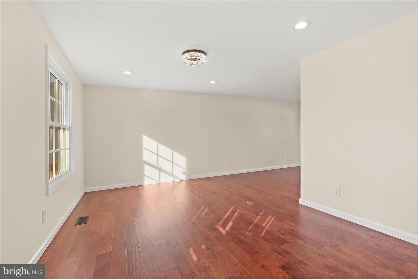 6 New Kent Court photo 10