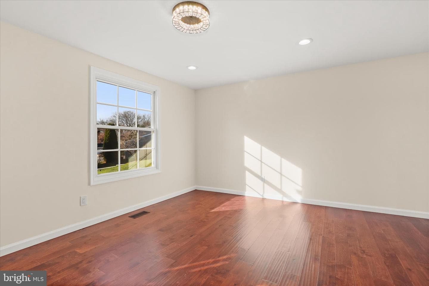 6 New Kent Court photo 9