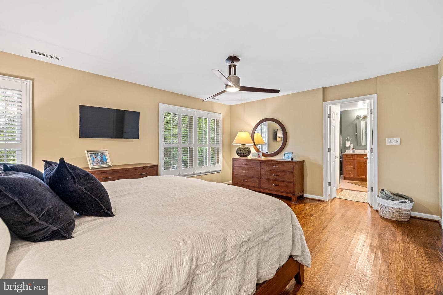 6 Nearfield Road photo 32