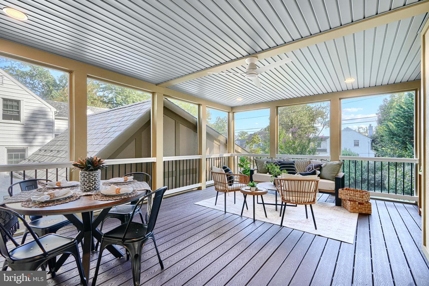 905 Kingston Road photo 23