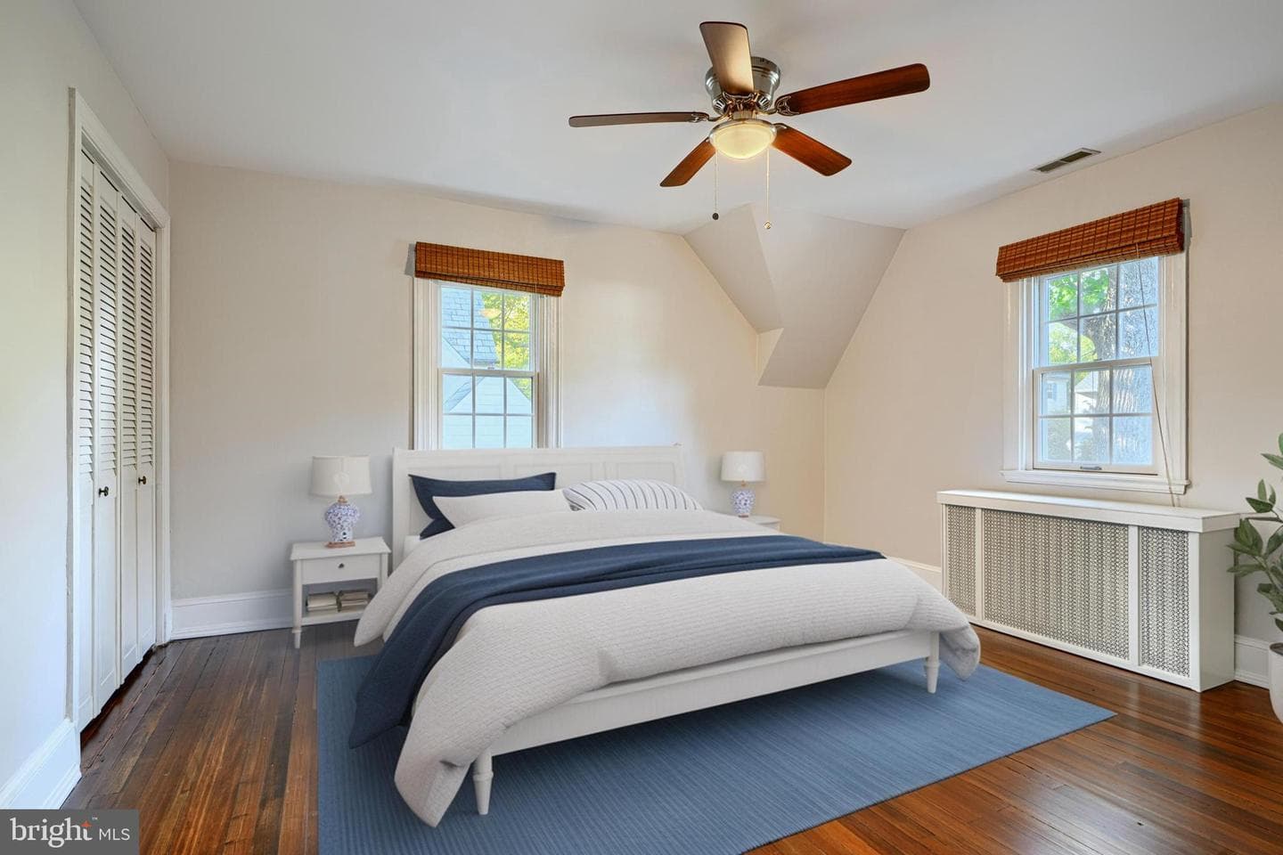 905 Kingston Road photo 32