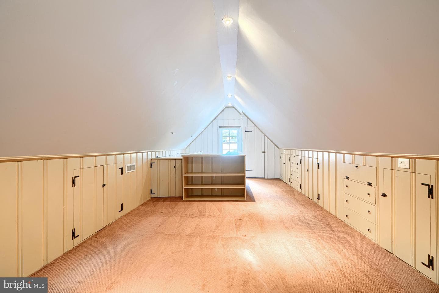 905 Kingston Road photo 37