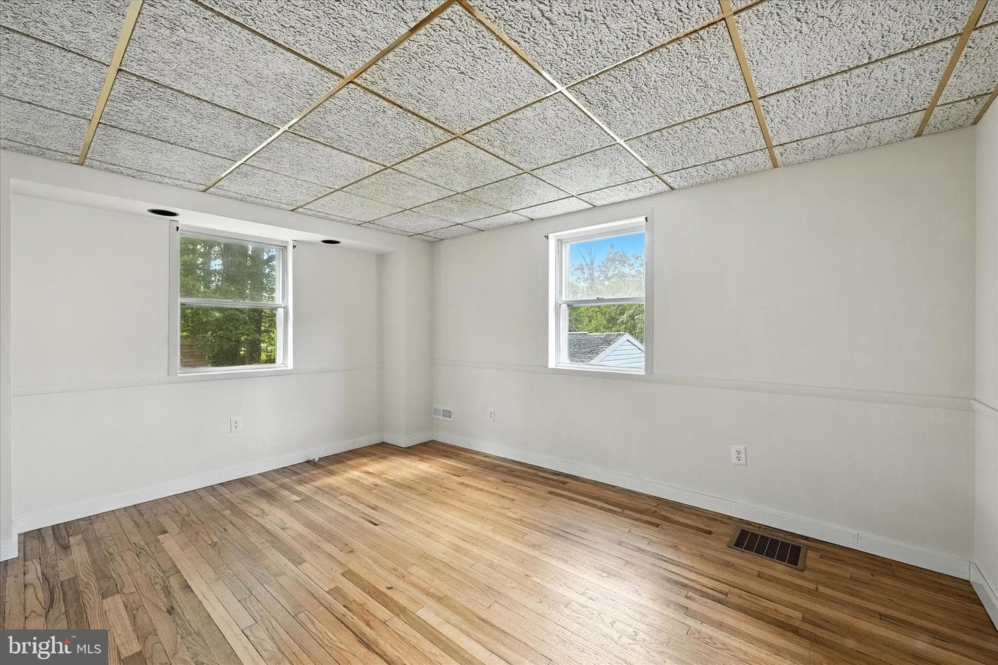 8828 Victory Avenue photo 10