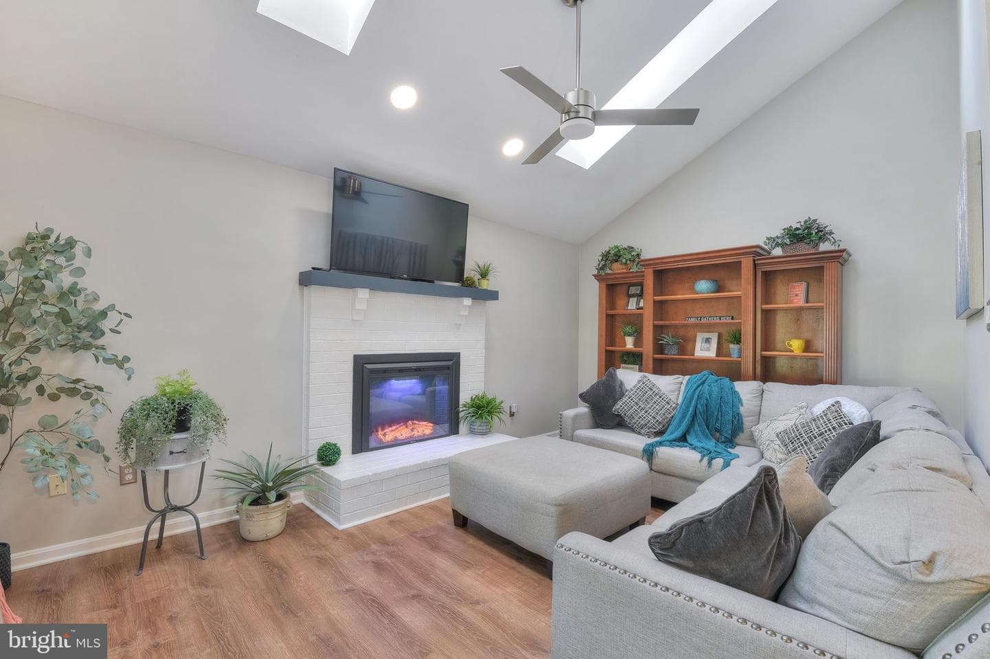 8829 Falcon Ridge Drive photo 12