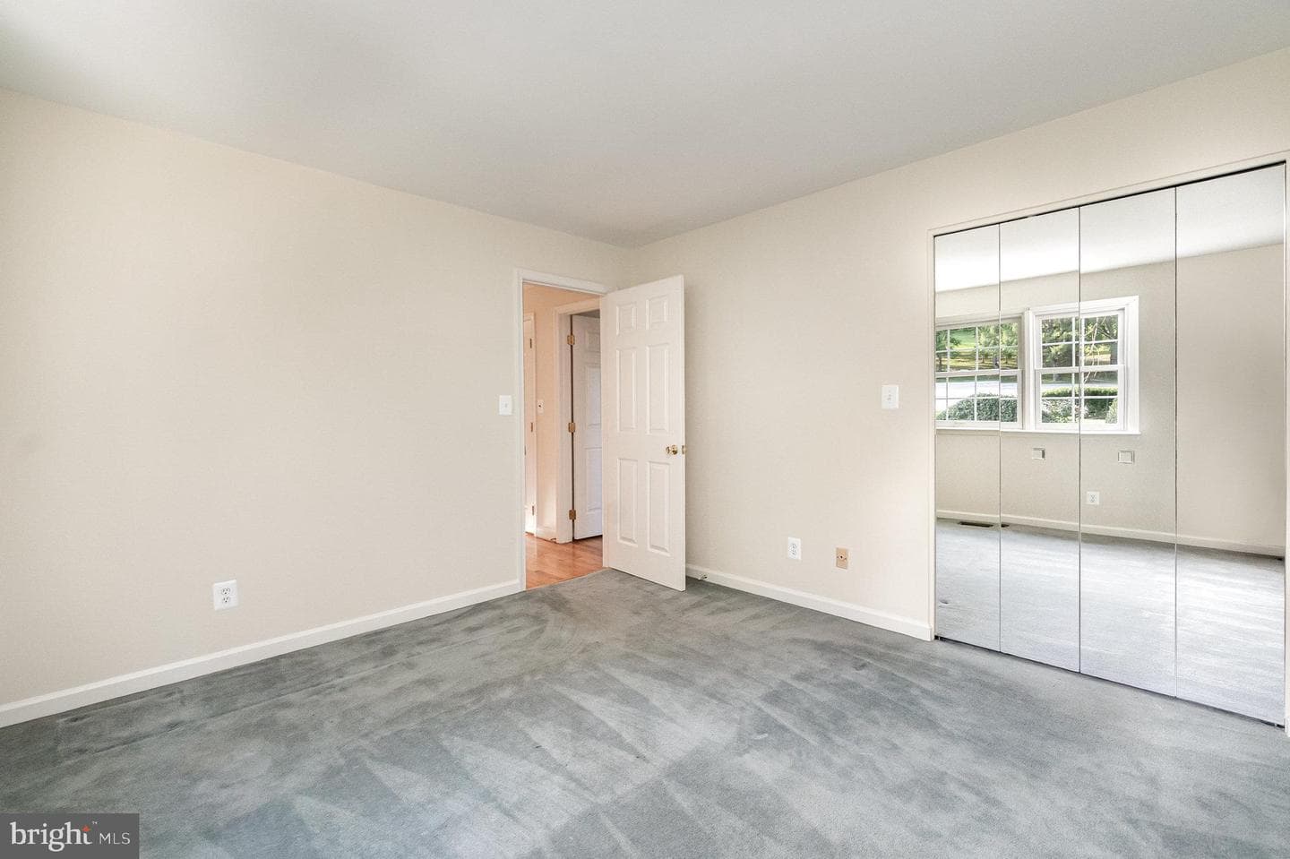233 W Timonium photo 38
