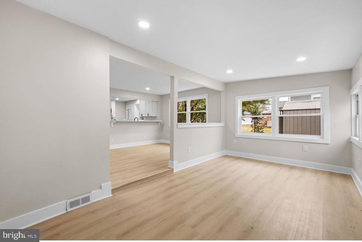 203 Oak Avenue photo 14