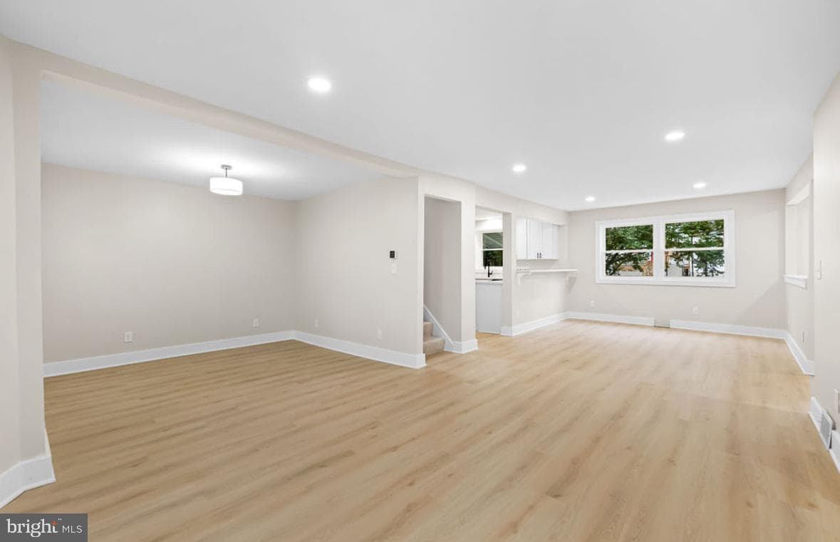 203 Oak Avenue photo 21
