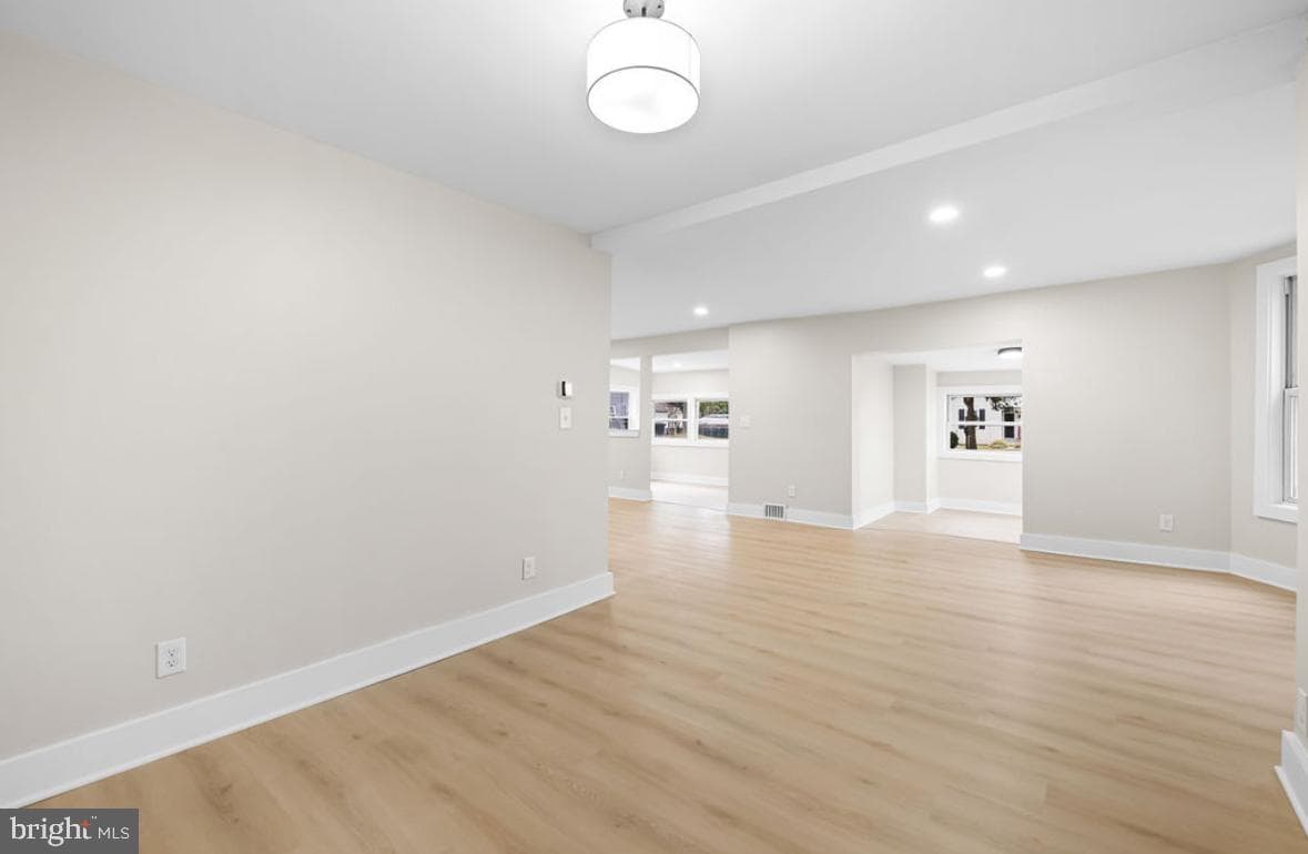 203 Oak Avenue photo 26