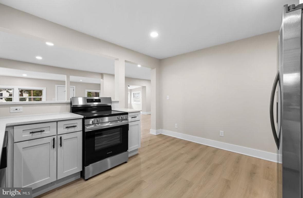 203 Oak Avenue photo 32