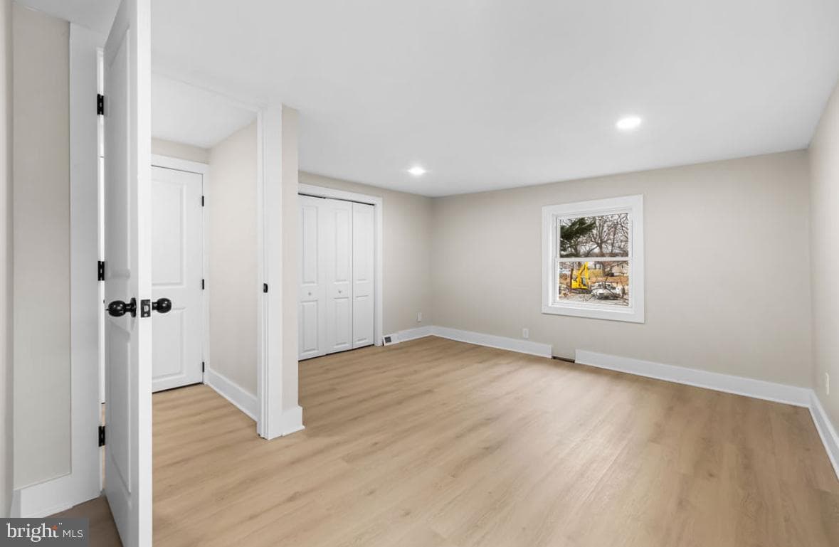 203 Oak Avenue photo 35