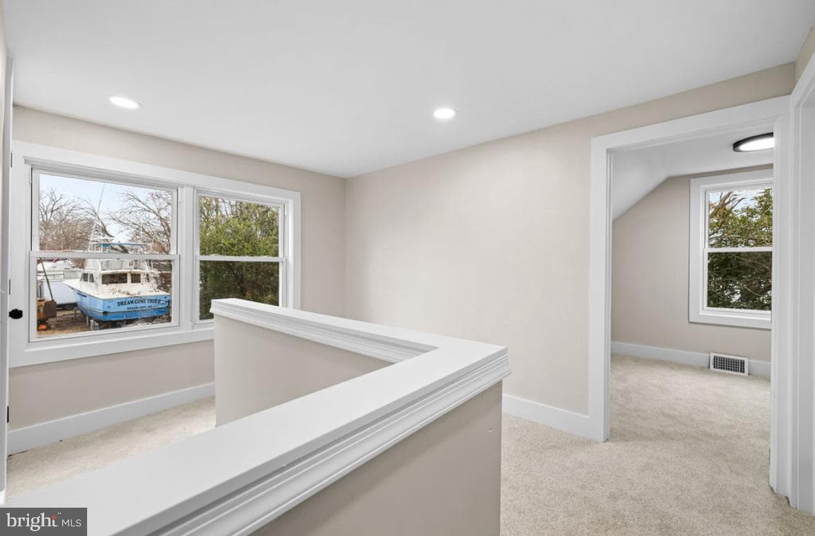 203 Oak Avenue photo 43