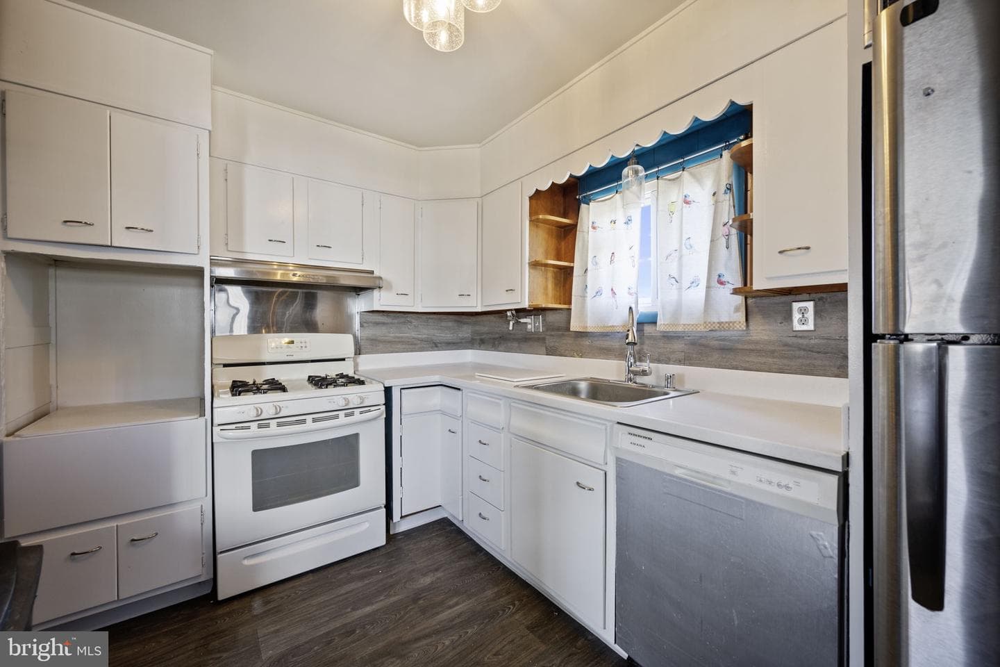 320 S Taylor Avenue photo 12