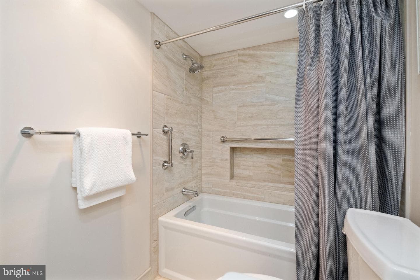 205 E Joppa Road #2009 photo 17