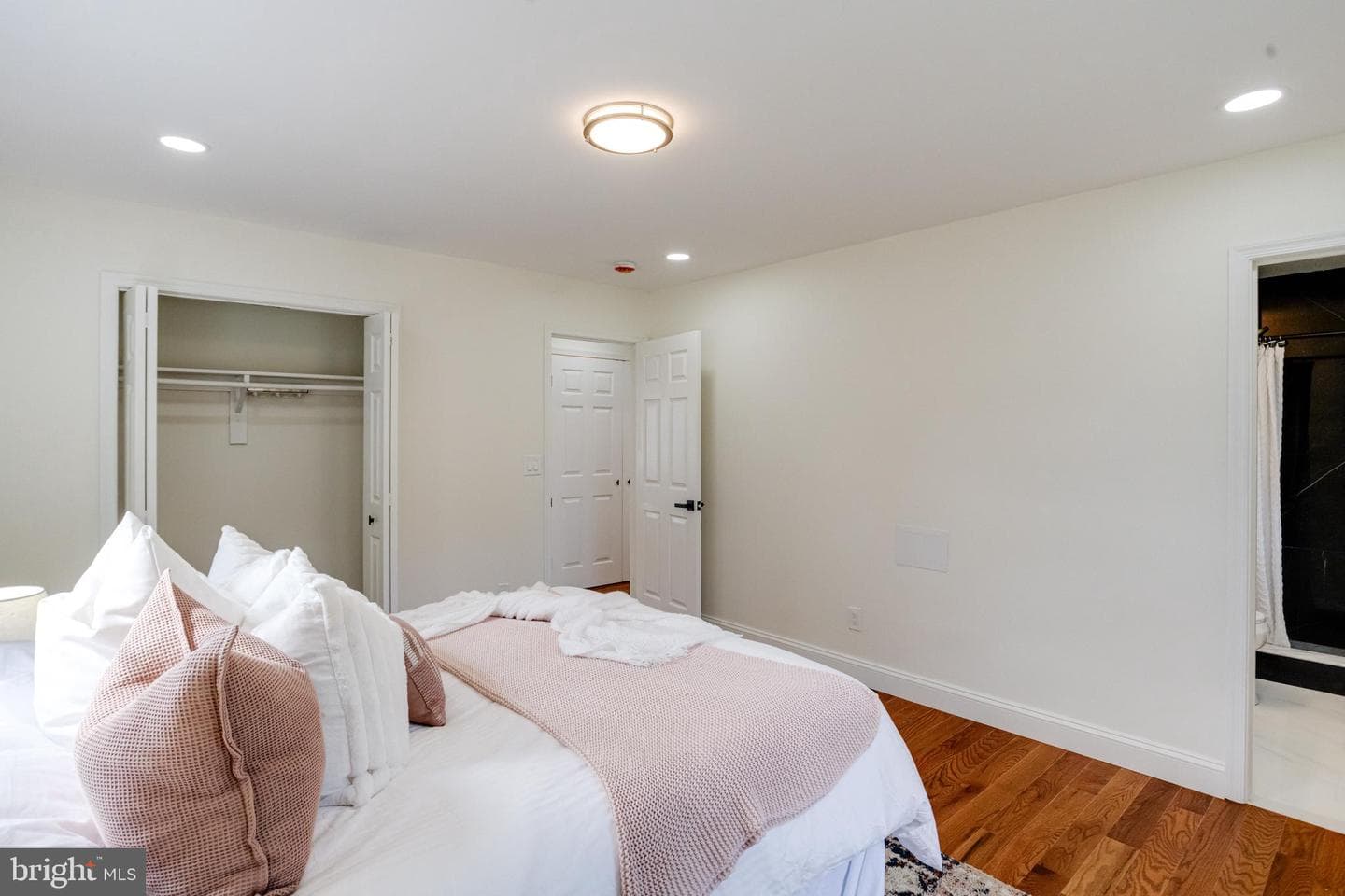 8041 Edgewater Avenue photo 17