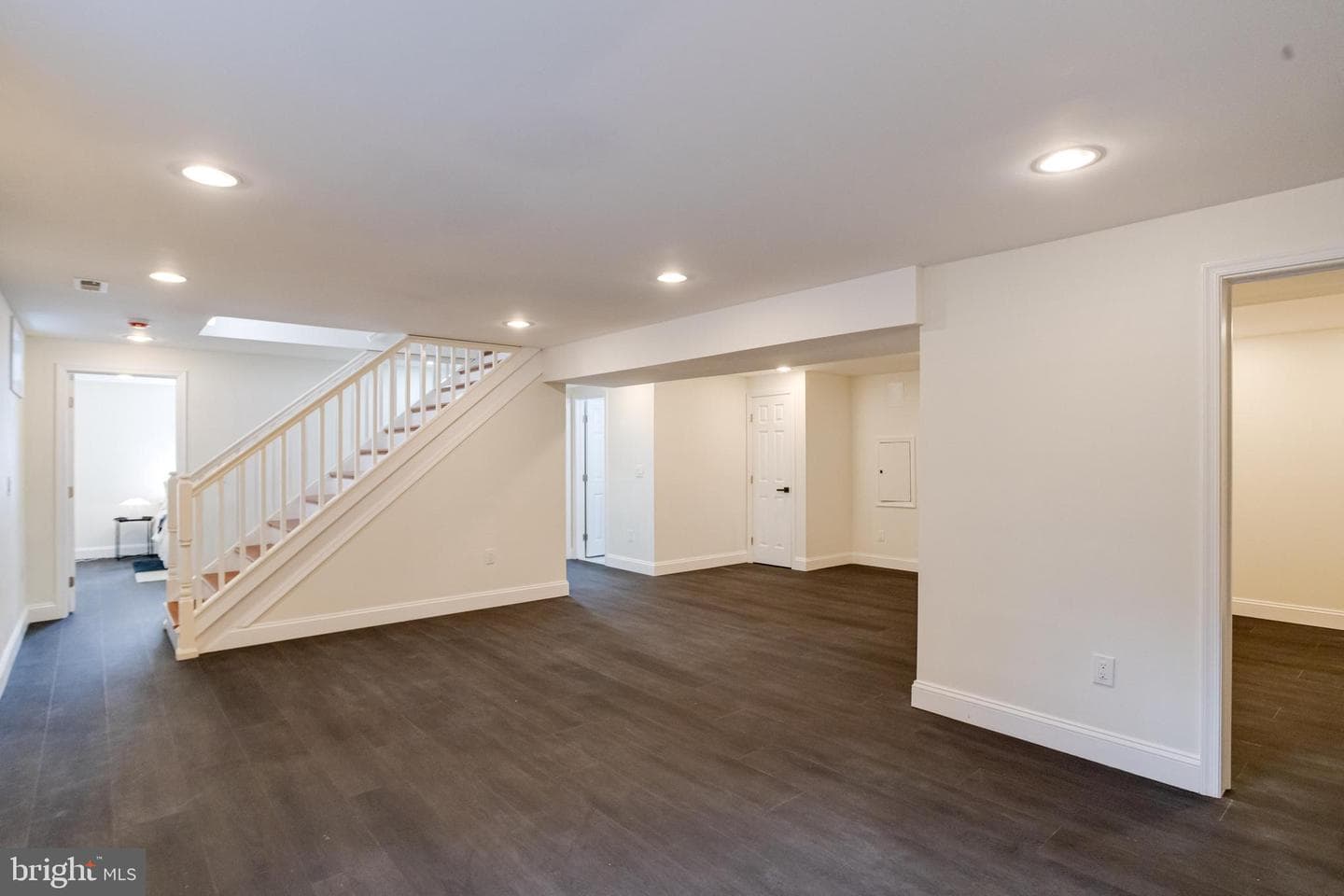 8041 Edgewater Avenue photo 25