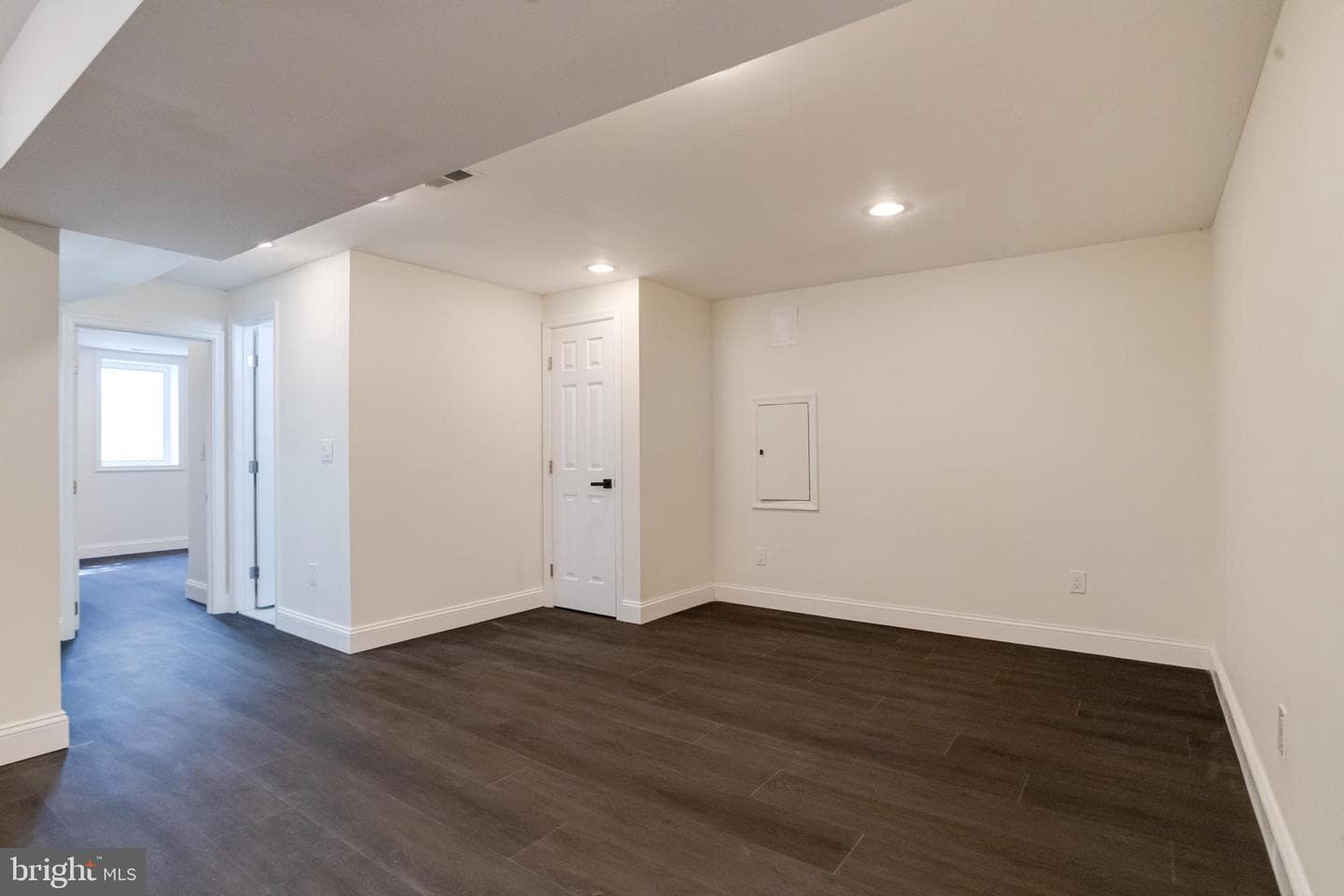 8041 Edgewater Avenue photo 26