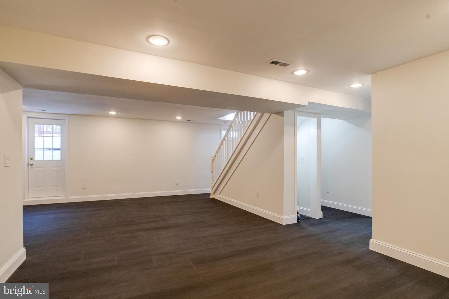8041 Edgewater Avenue photo 27