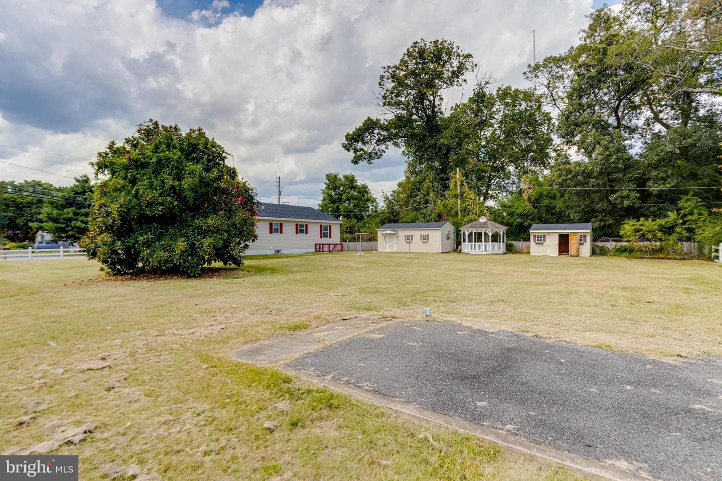 8041 Edgewater Avenue photo 36