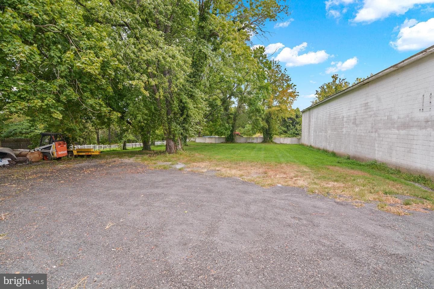 10702 Liberty Road photo 4