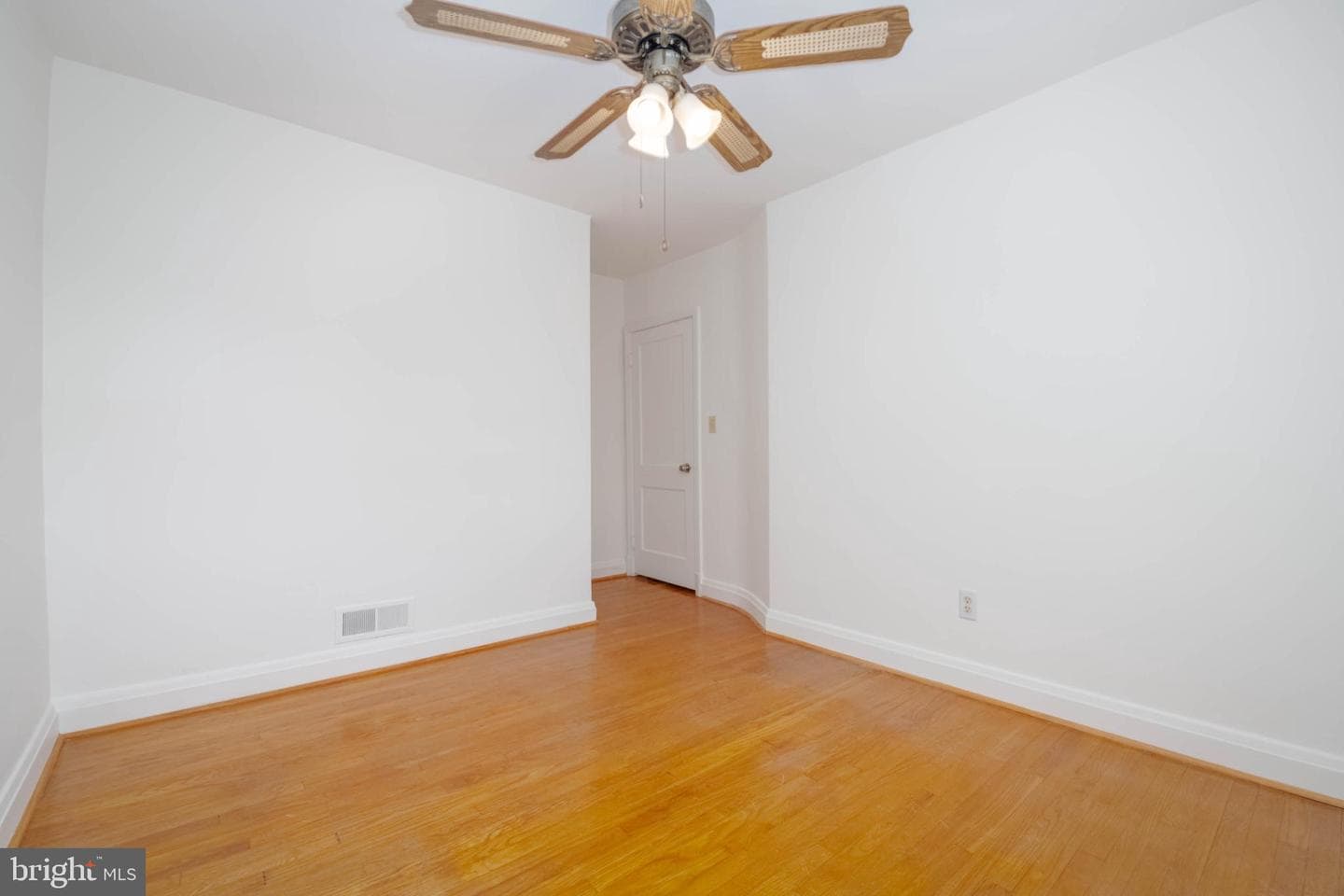 1763 White Oak Avenue photo 17