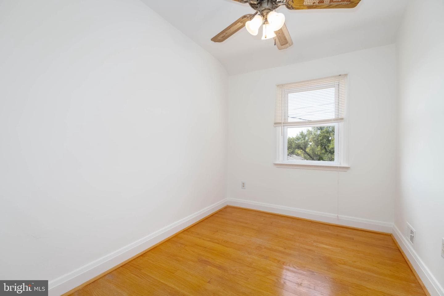 1763 White Oak Avenue photo 20
