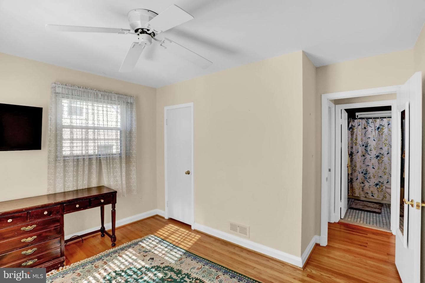 300 Sophia Court photo 15