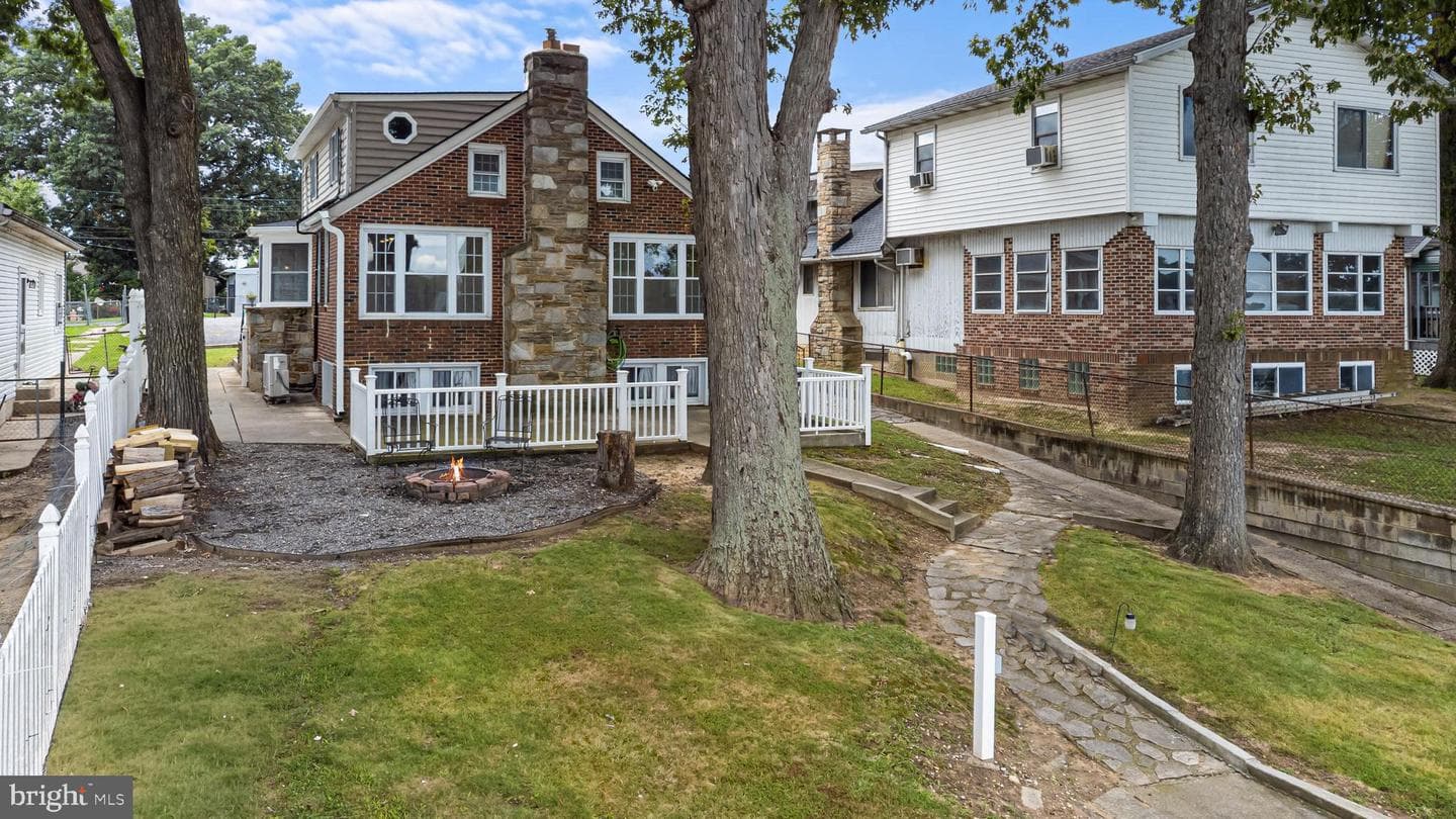 8216 Beach Drive photo 3