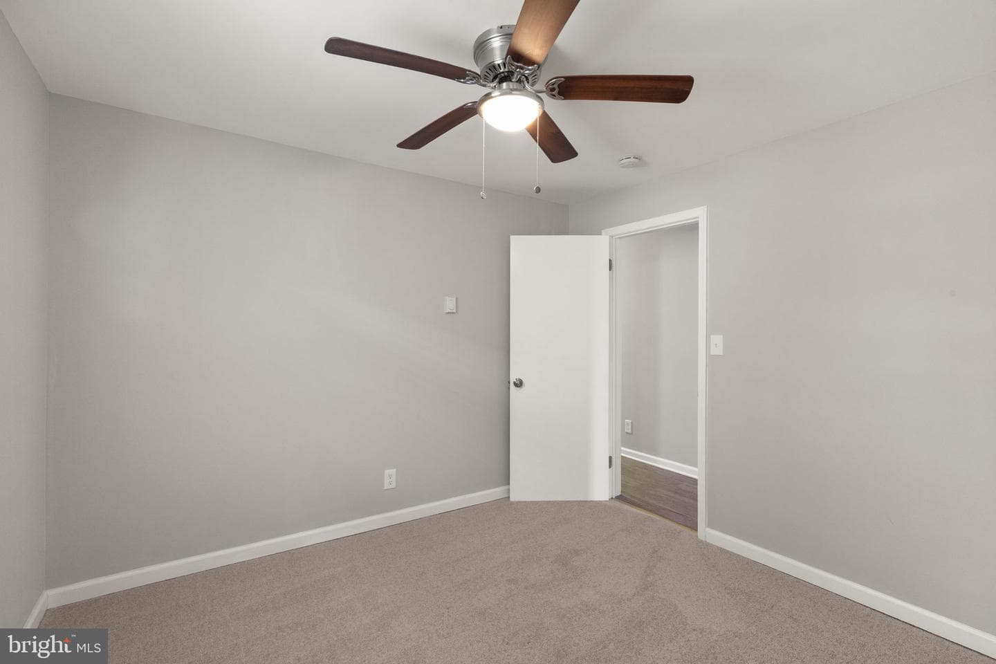 2424 Suncrest photo 22