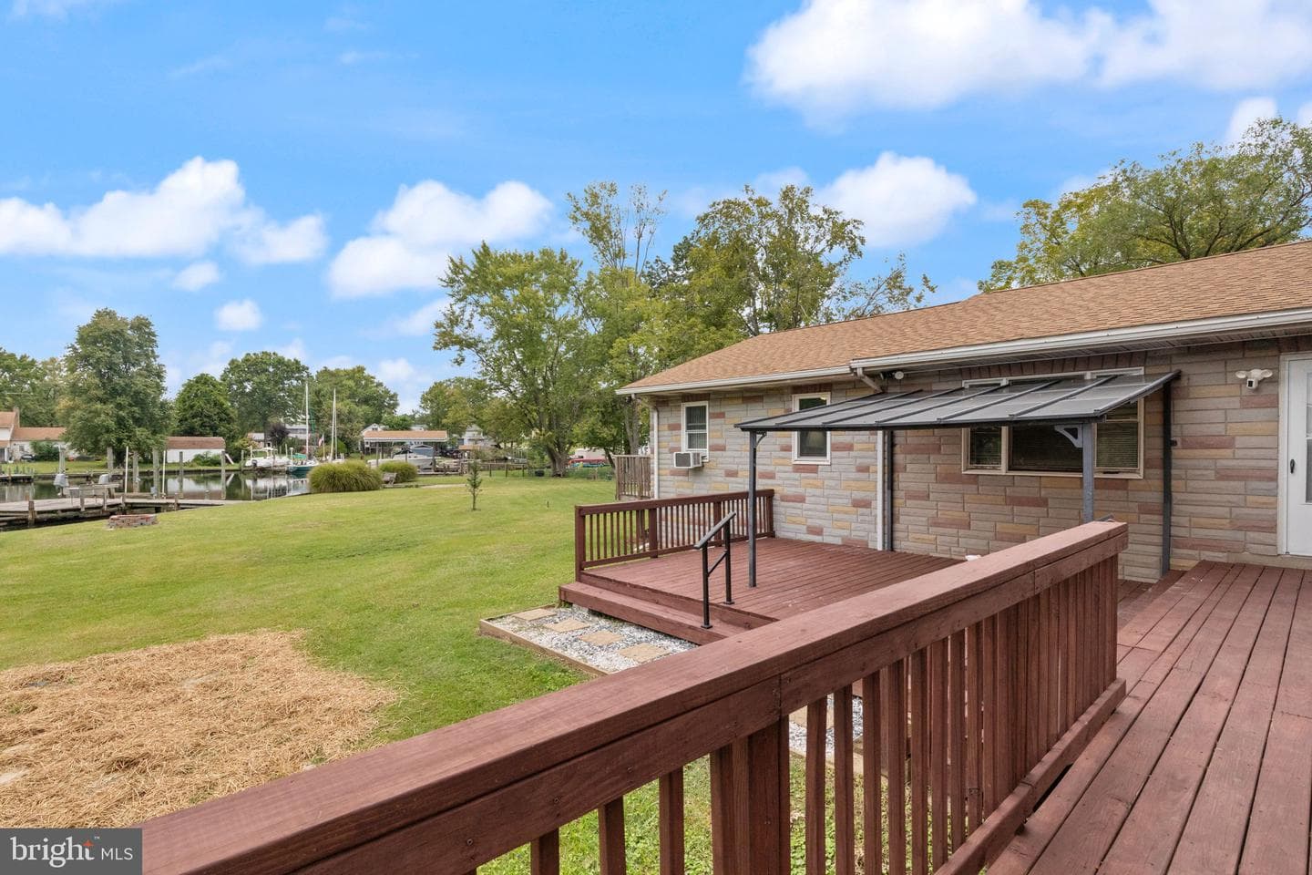 2424 Suncrest photo 35