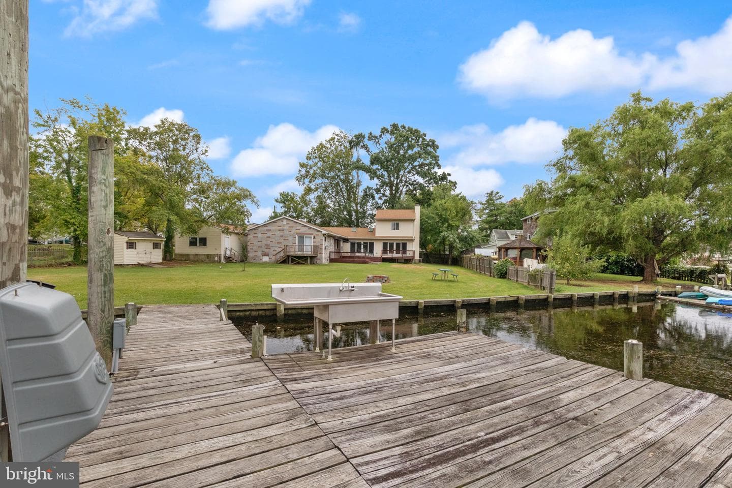 2424 Suncrest photo 40
