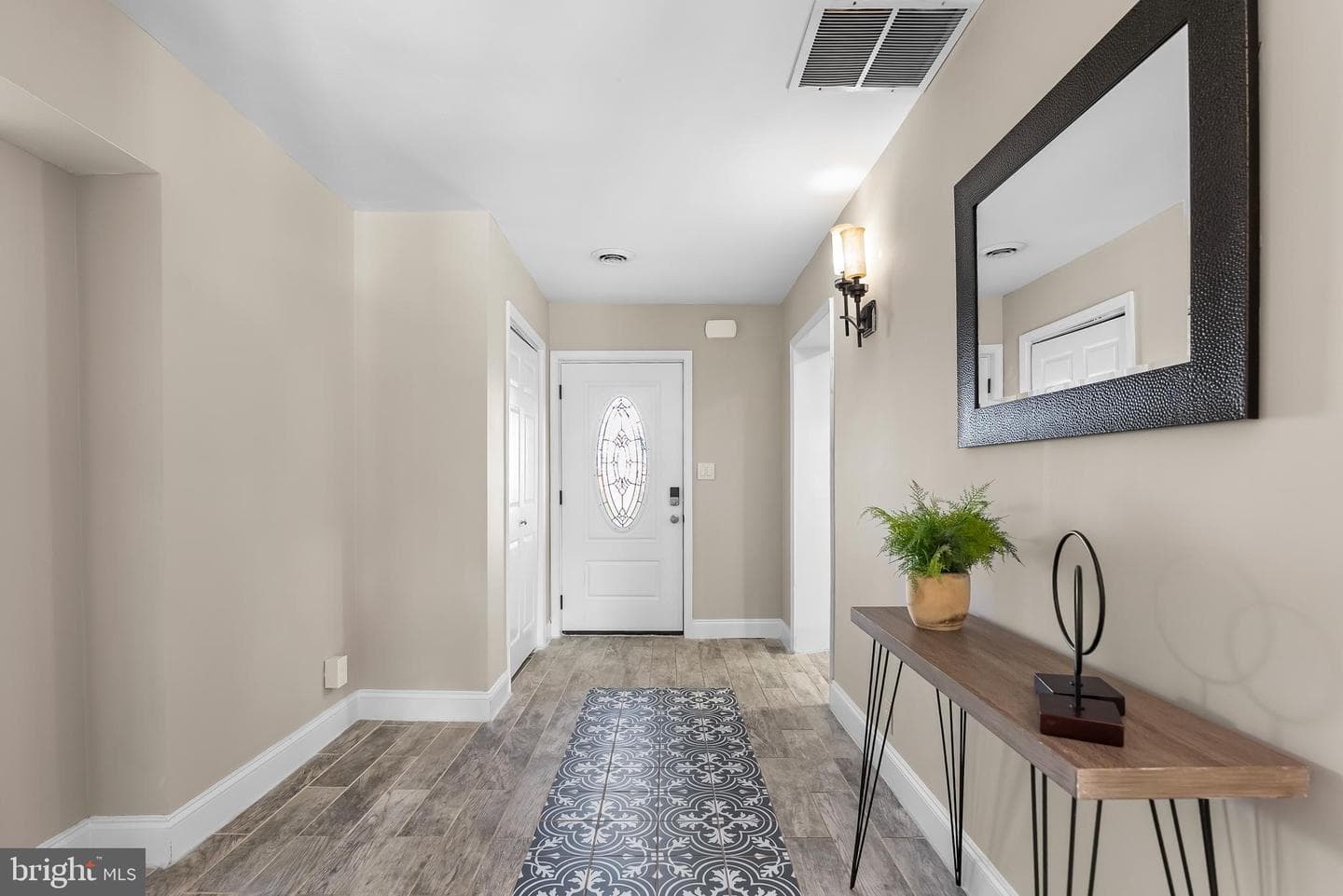 6513 Corkley photo 2
